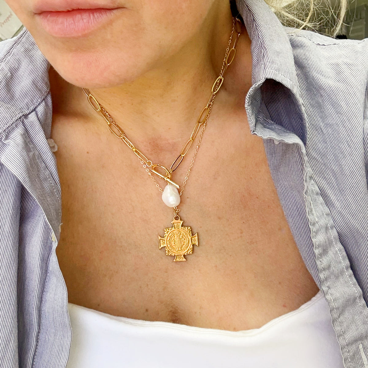 Lola Toggle & Pearl Necklace